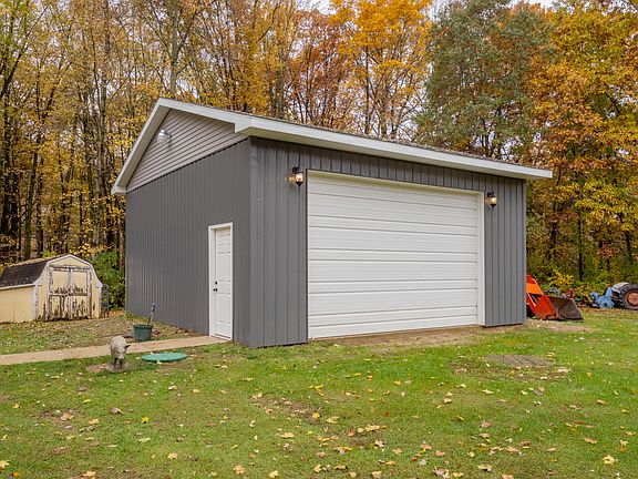 3rd image of 287 Pony Ave