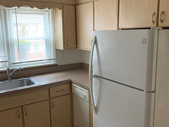 4th image of 206-208 Washington St #17