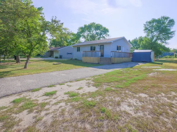202 Victoria Dr, Alexandria, MN 56308