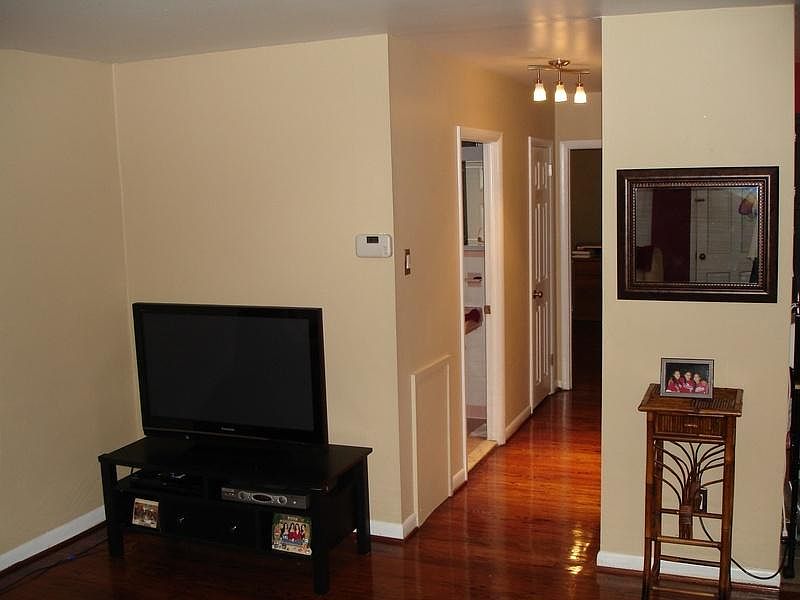 1st image of 3989 Lankenau Ave