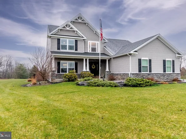 140 Stable View Dr, Port Matilda, PA 16870