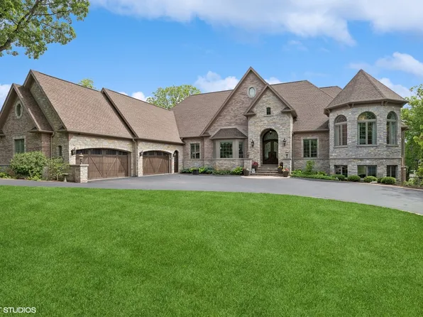 4018 Woodland Holw, Prairie Grove, IL 60012