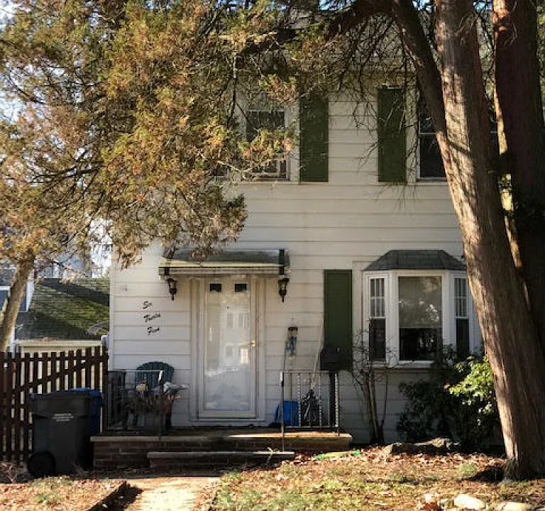 635 Main St
