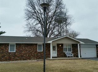 1211 Nassau Dr, Edwardsville, IL