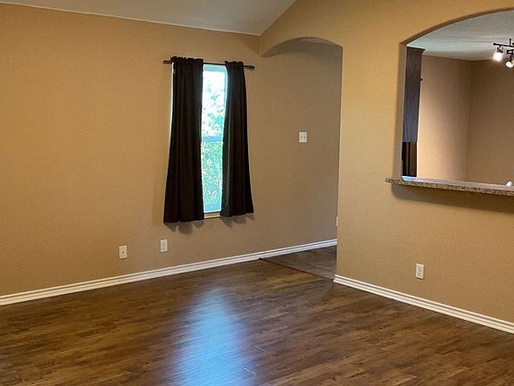 5th image of 3007 Montague County Dr