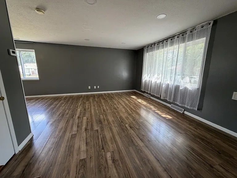 9406 Independence Blvd — Photo 15