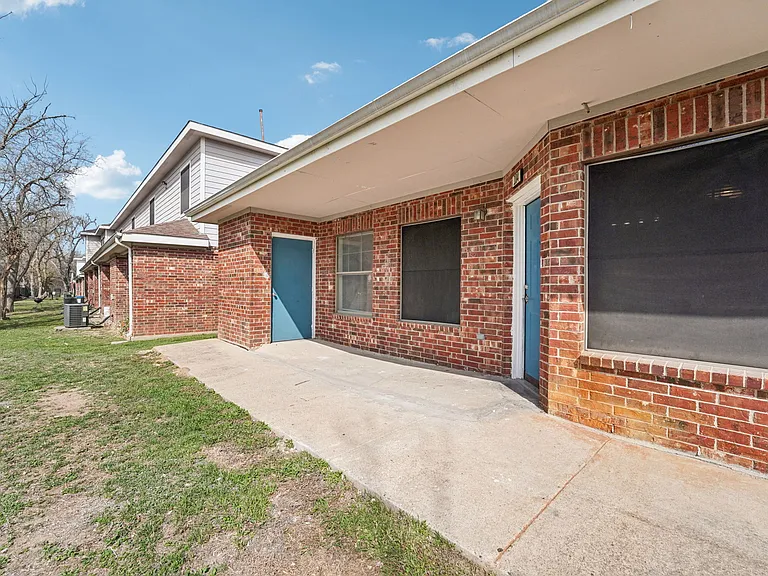 Springdale Estates Townhomes — Photo 18