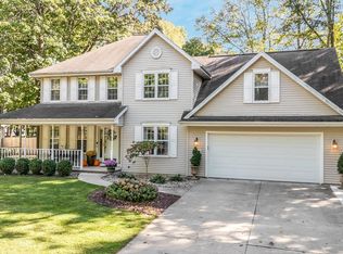 1564 Villa Park Dr, Oshkosh, WI 54904