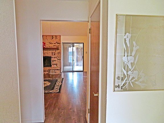 3rd image of 106 E Blancas Dr