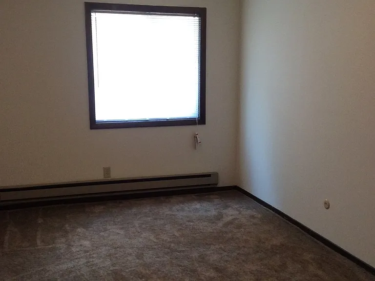 2050 Meadow Ln #1-12 — Photo 2