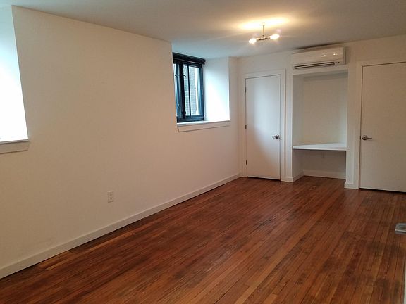 3rd image of 2321 Fitzwater St #208