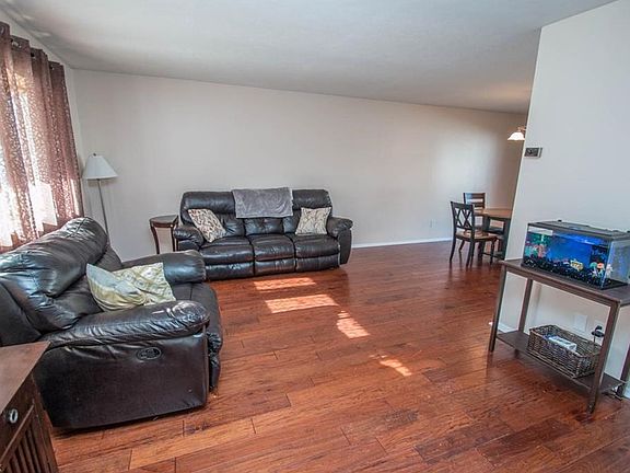 5th image of 25070 Deerfield Dr