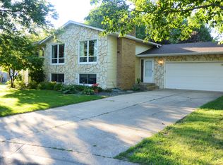 1813 Truman Ct, Northfield, MN 55057