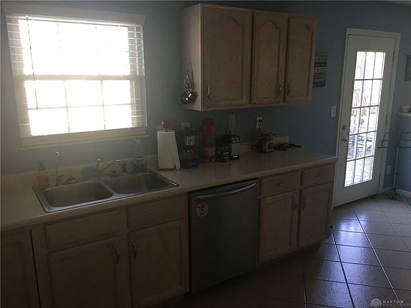 4th image of 407 Pebble Ct