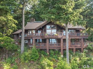 186 Sunrise Bluff Ln, Olga, WA 98279