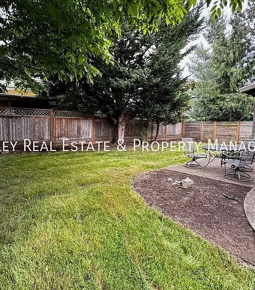 10271 SW Evergreen Ct — Photo 17