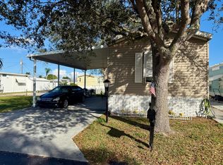 8964 Pine St, Boynton Beach, FL 33436