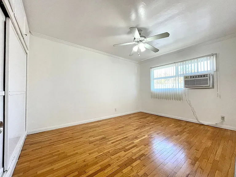 1206 N Hayworth Ave — Photo 1