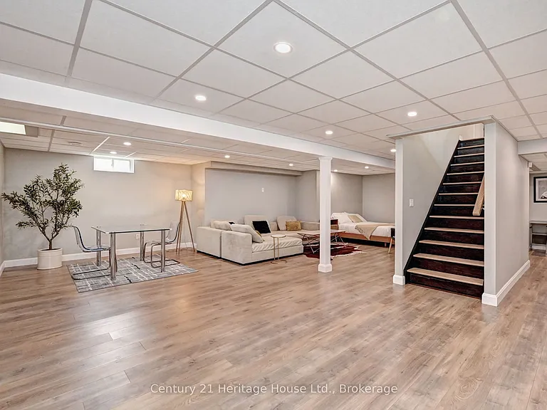 219 Falconridge Dr — Photo 33