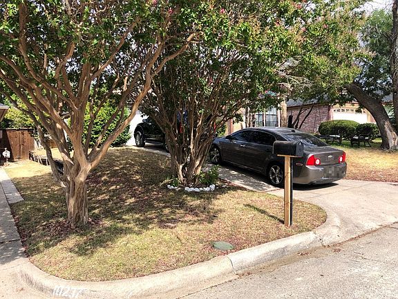 3rd image of 10241 Leatherwood Dr