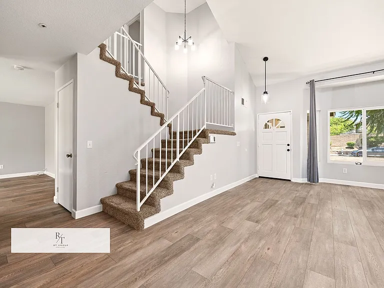 16933 Farwell St — Photo 7