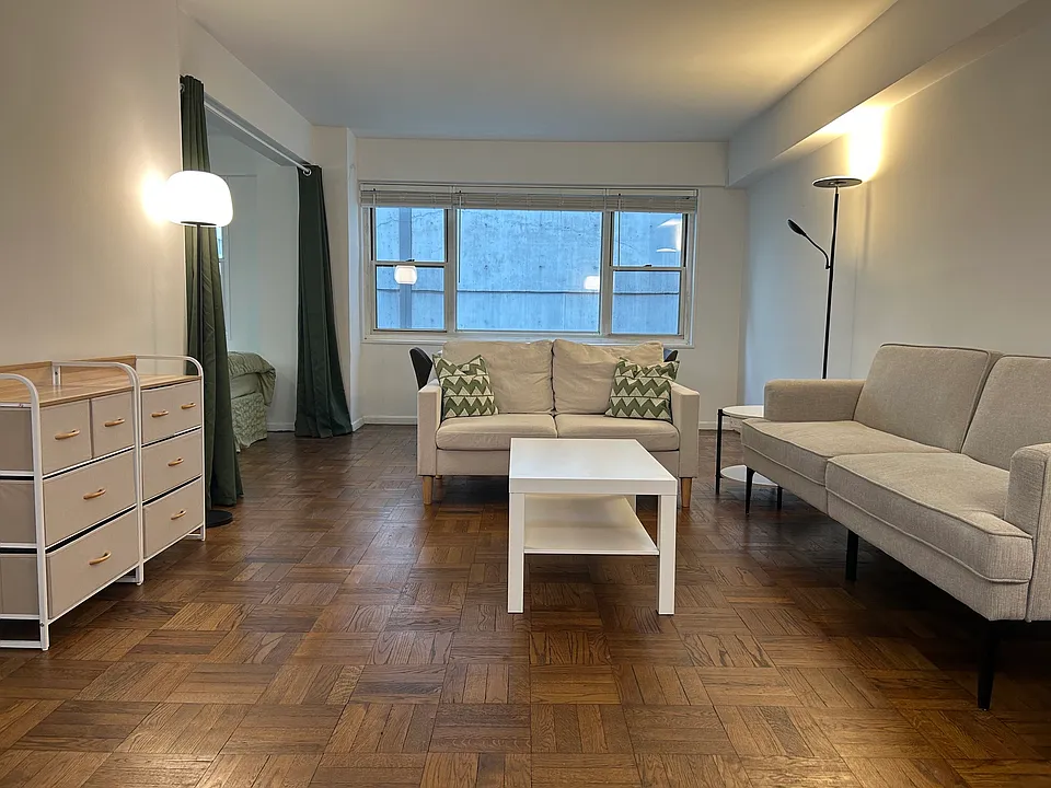 100 W 57th St #9B