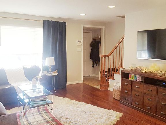 4th image of 35 Clawson St