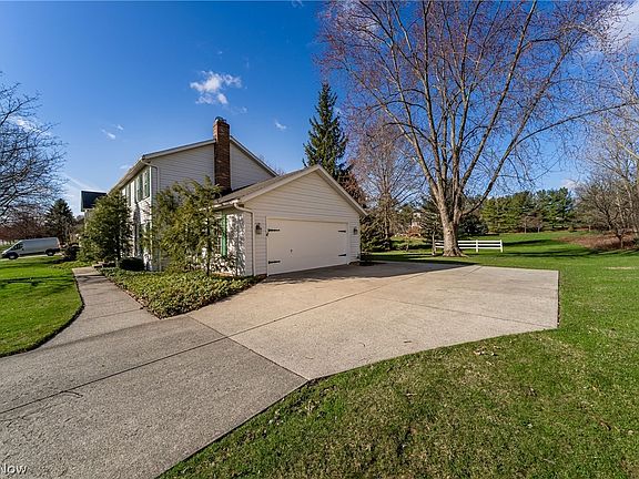 2nd image of 10012 Jamestown Dr