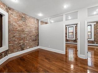 124 W 25th St #1F, New York, NY 10001