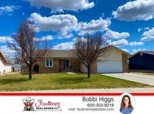 924 N Arapahoe St, Ulysses, KS 67880