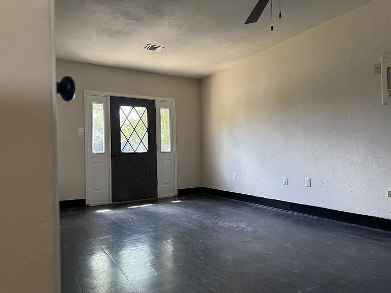 2303 Debra Cir — Photo 11