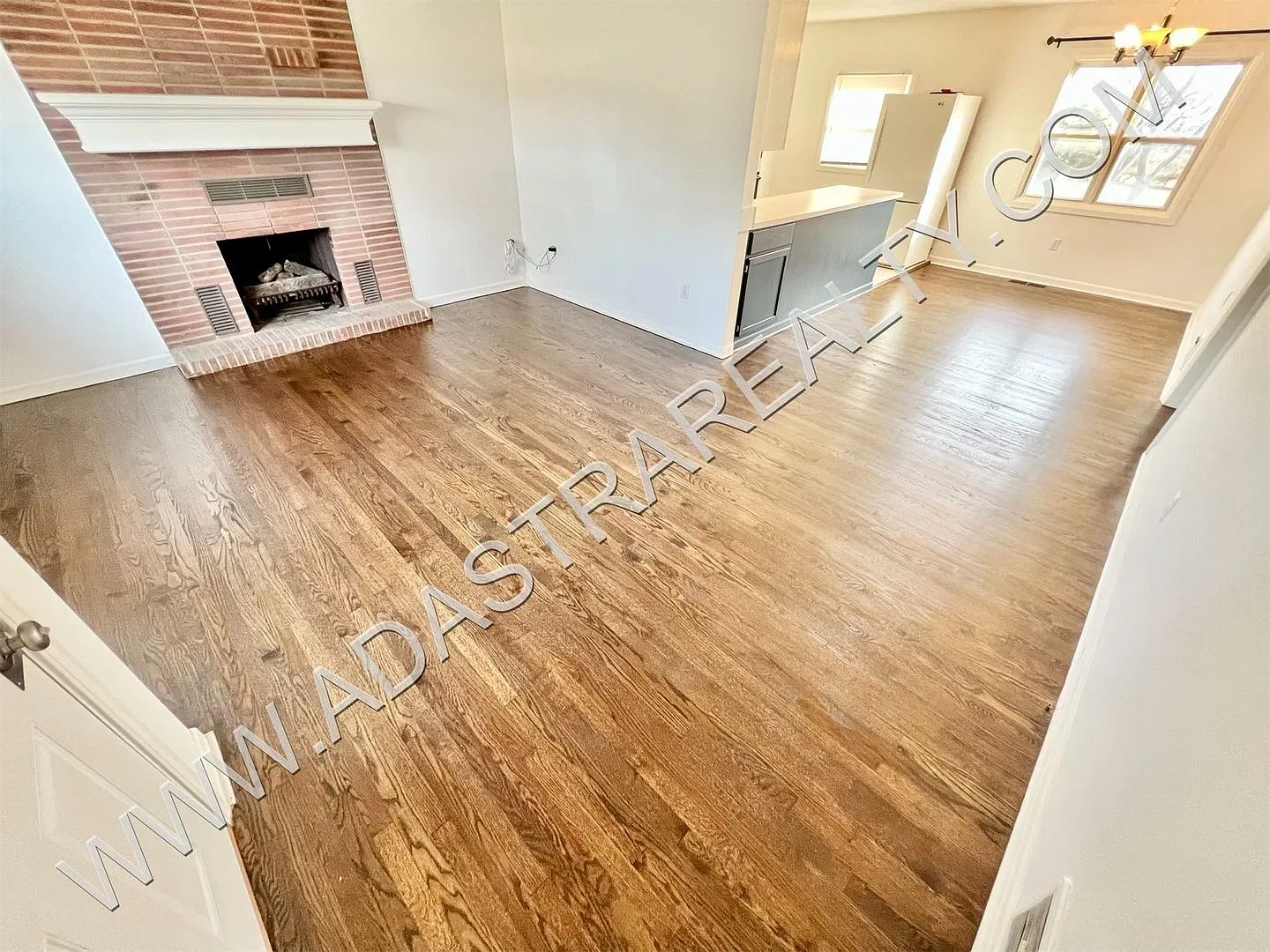 Beautiful 2 Bed/2 Bath Home in Raytown-Coming SOON!! — Photo 4