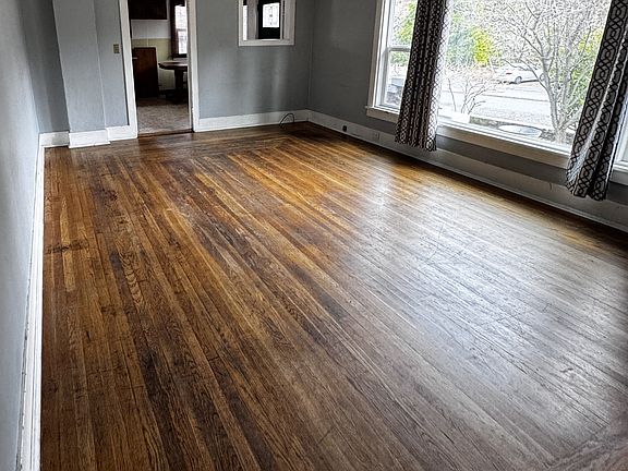 3rd image of 517 S Weed Blvd