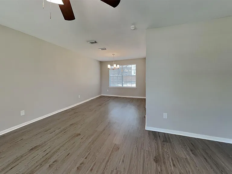 1031 Cascade Creek Dr — Photo 3