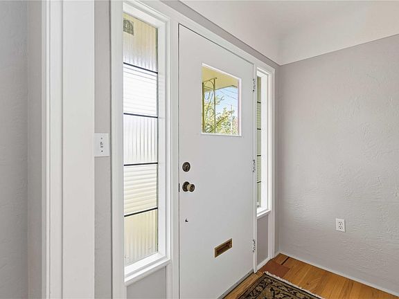 3rd image of 1541 McRae Ave