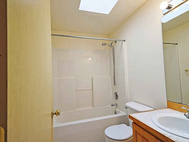 4006 NE 18th St — Photo 33