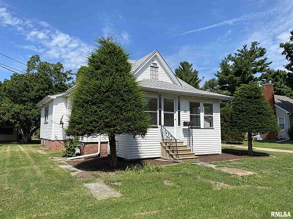3rd image of 780 Brown Ave