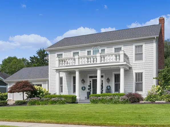 2477 Blackberry Ln NE, Grand Rapids, MI 49525