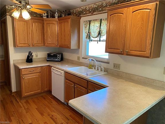 2nd image of 239 E Linwood Ave