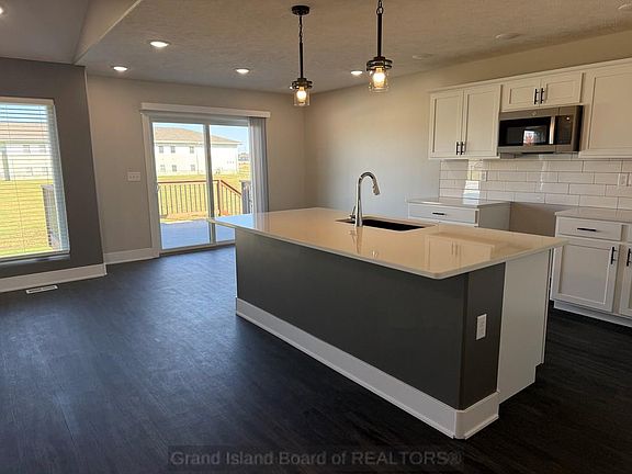 4th image of 3766 Lilac Ln