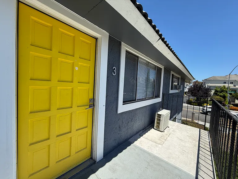 3280 Cabrillo Ave #3 — Photo 8