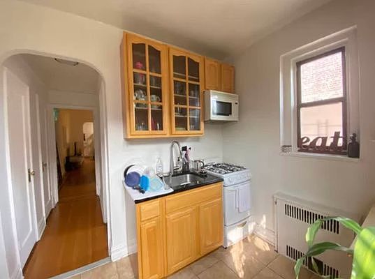5th image of 395 Ocean Ave APT 6R