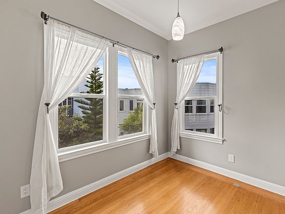 5th image of 1745 Beach St APT 9