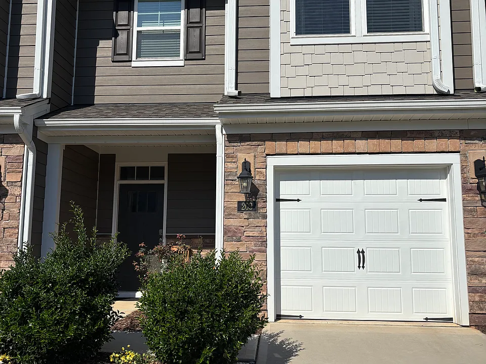 209 Brightleaf Rd