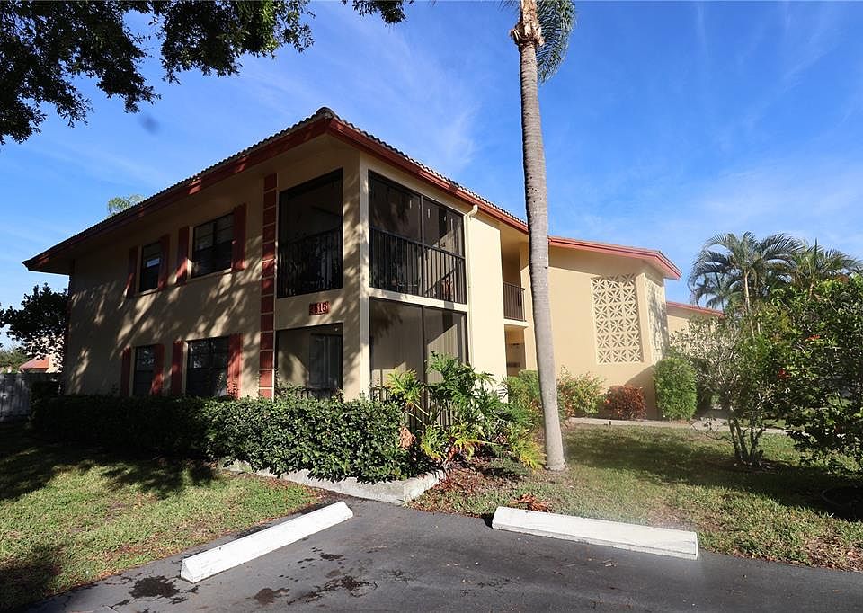 2515 Bayshore Gardens Pkwy APT 9, Bradenton, FL 34207 MLS A4587580