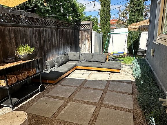 5th image of 4844 Idaho St