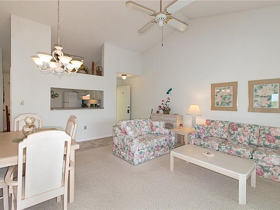 3rd image of 5720 Marina Dr APT 4