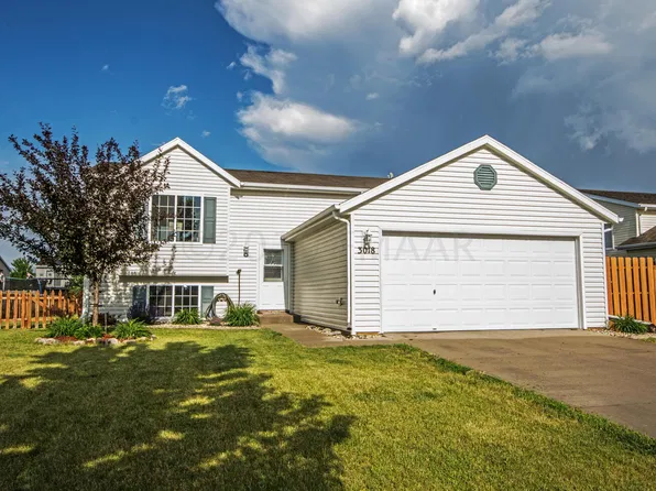 3018 33rd St S, Moorhead, MN 56560