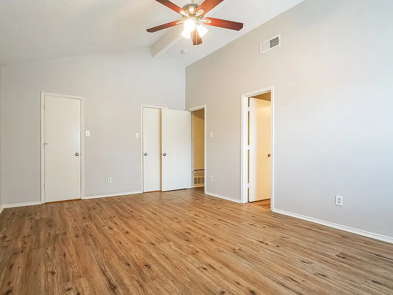 5016 Santa Fe Ct — Photo 11