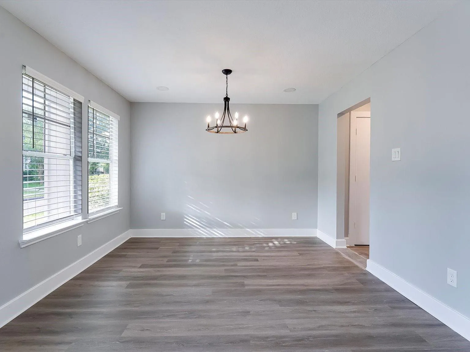 3 bed, 2.5 bath, 1716 sqft, $2,150 — Photo 3